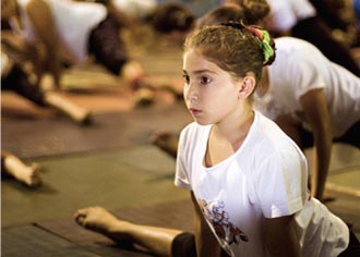 El objetivo de la actividad es contribuir a la inclusión social de niños, jóvenes y adolescentes.